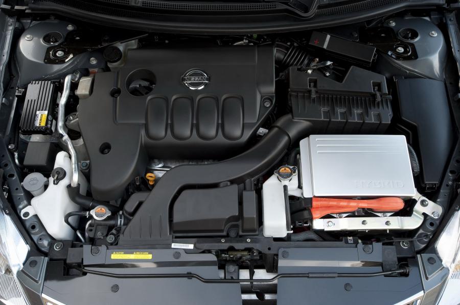  Nissan Altima Hybrid 2010 года  (фото 11 из 48)